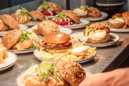 Een goede catering en uitstekende buffetten vind je bij Grandcafe Eemland in omgeving Hilversum, huizen, Laren, Blaricum, Bussum, Baarn, Soest, Bunschoten Spakenburg en Eemdijk gelegen in Eemnes