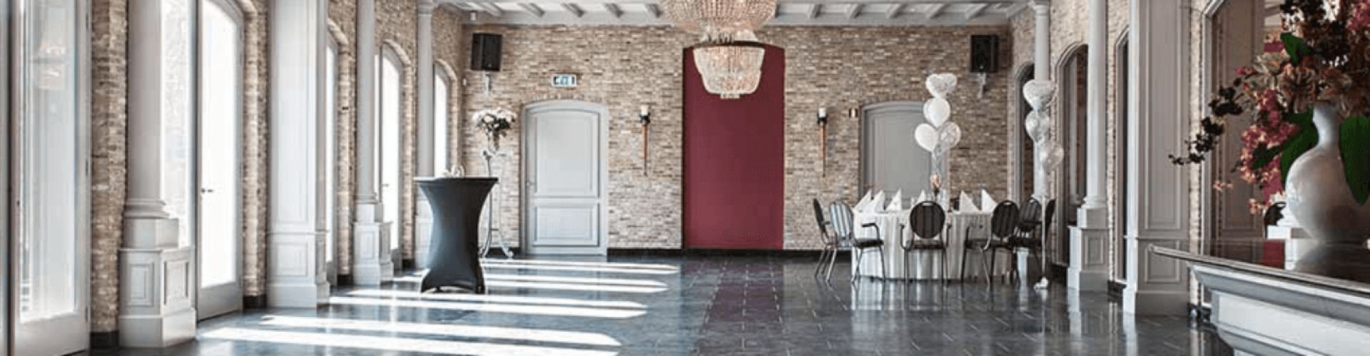Het Koetshuys. De beste zaal om te huren voor uw condoleance, receptie, verjaardag of evenement. Omgeving het Gooi