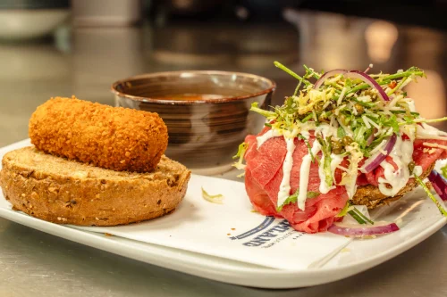 Lunchkaart Grandcafé Eemland. De beste menukaart in 't gooi