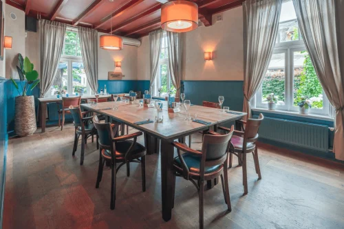 De Raadzaal. Geschikt voor 20 tot 30 personen. Grandcafé Eemland.