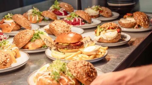 Een goede catering en uitstekende buffetten vind je bij Grandcafe Eemland in omgeving Hilversum, huizen, Laren, Blaricum, Bussum, Baarn, Soest, Bunschoten Spakenburg en Eemdijk gelegen in Eemnes