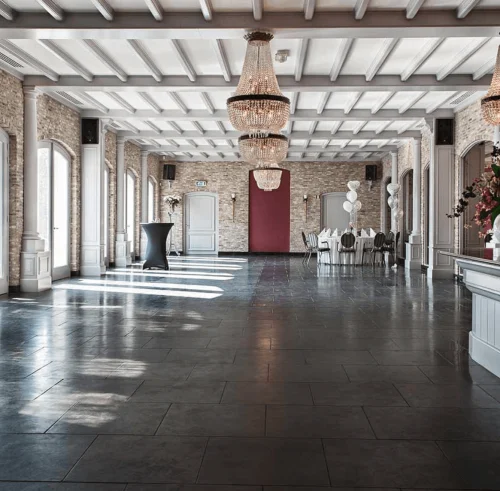 Het Koetshuys. De beste zaal om te huren voor uw condoleance, receptie, verjaardag of evenement. Omgeving het Gooi