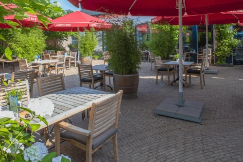 Het tweede terras van Grandcafé Eemland. Af te huren voor evenementen en andere gelegenheden